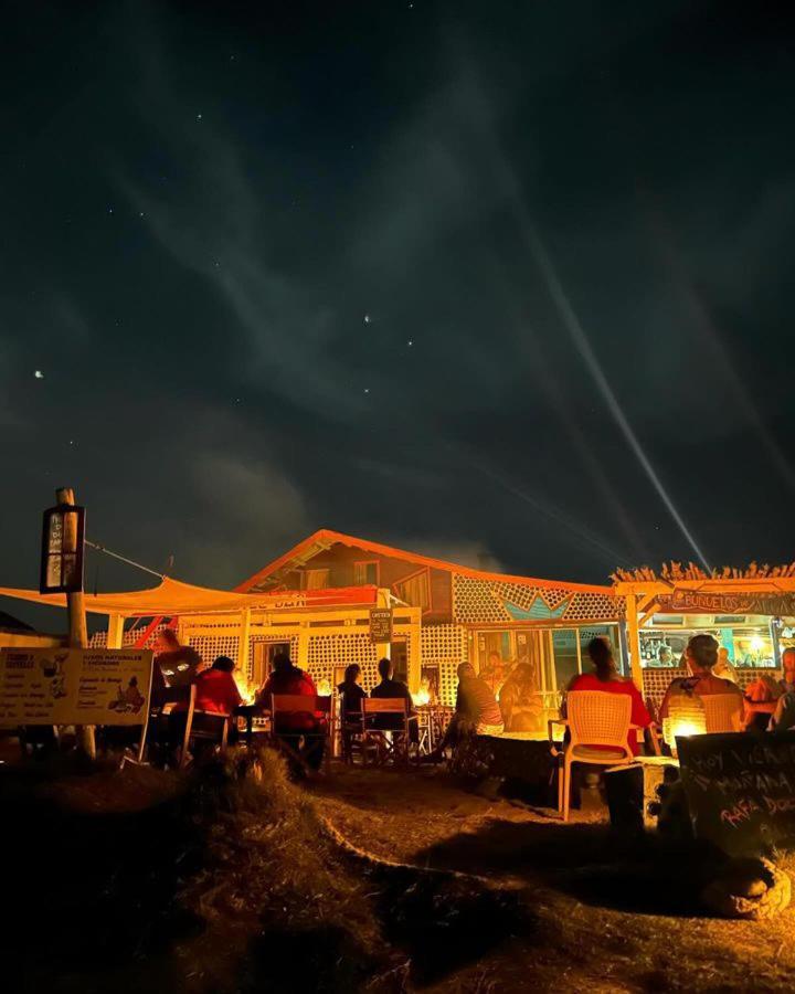 Lobo Hostel Bar カボ・ポロニオ エクステリア 写真